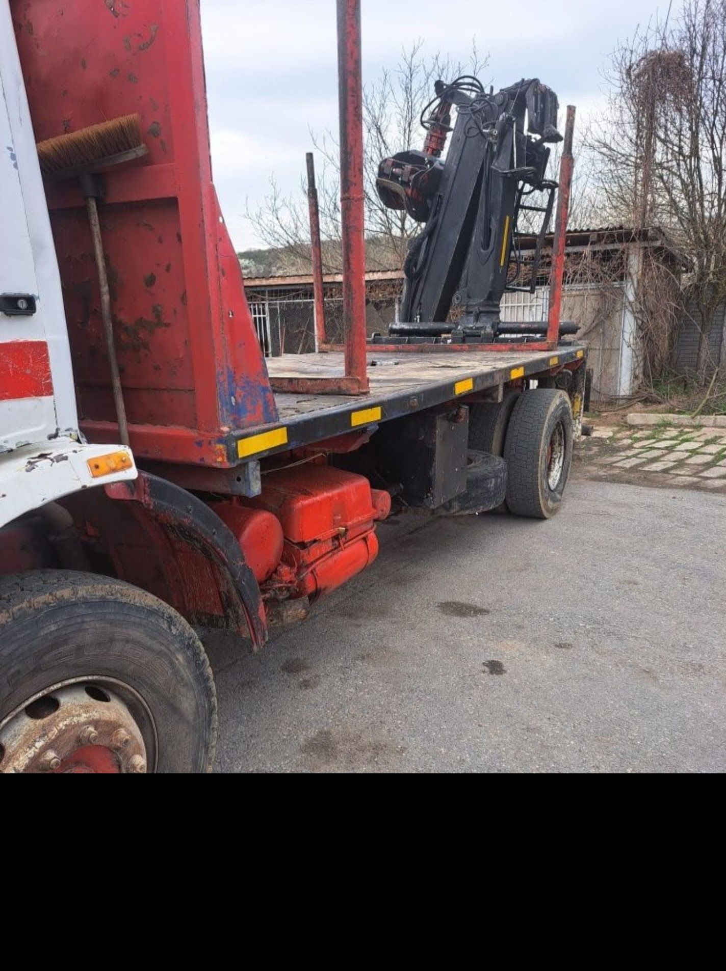 Vand camion cu macara forestiera
