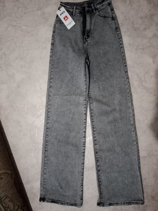 Продам джинсы новые