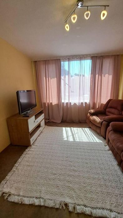 Дава се под наем Тристаен апартамент в Бургас, Лазур - 95 кв.м за 459 € - Снимка #2