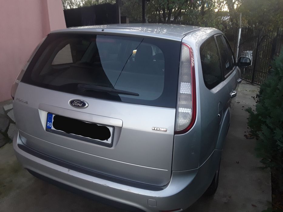 Vând Ford focus 2010