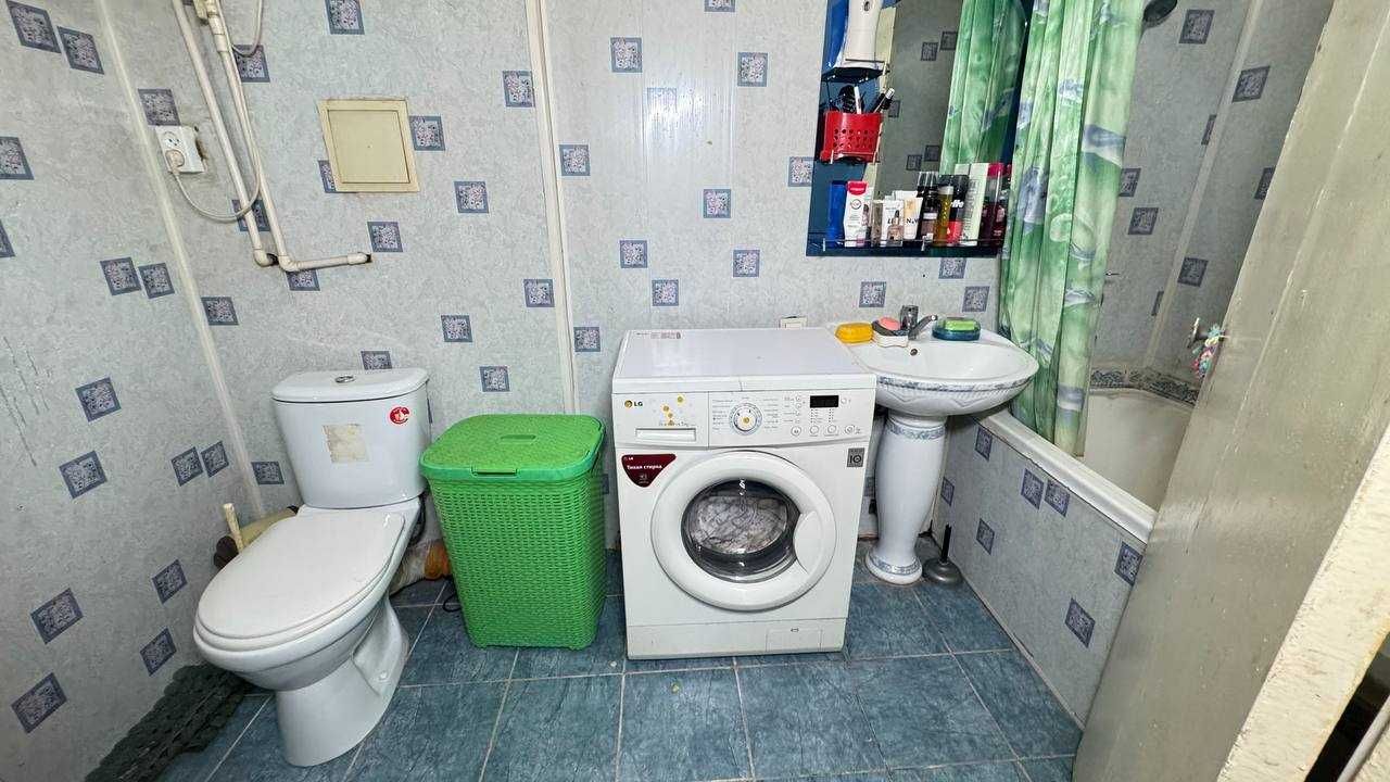 Фрунзиский 4 мактаб 3 хонали квартира сотилади.ID: 1190