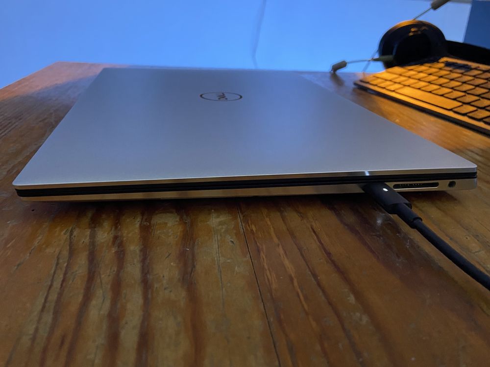 Dell XPS 9500 i5-10300H