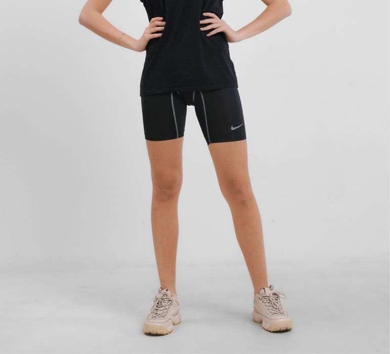 Компрессионные тайтсы Nike Pro( спортивные шорты)