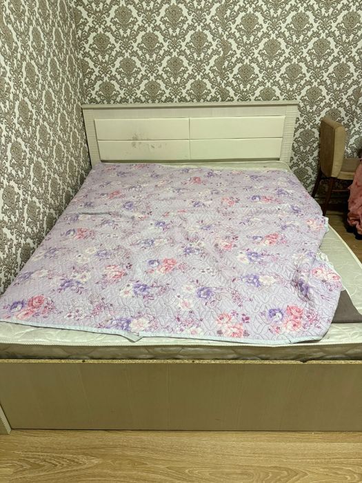 Двухспальной кровать