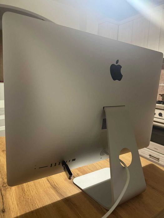 iMac 27" Retina 5K (2019) – i5 3.7GHz/Radeon Pro 580X/8GB RAM