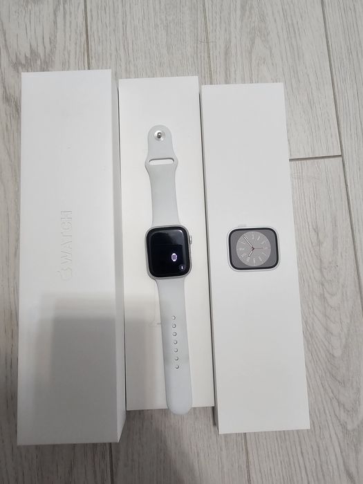 Продам часы Apple Watch 8, 45mm