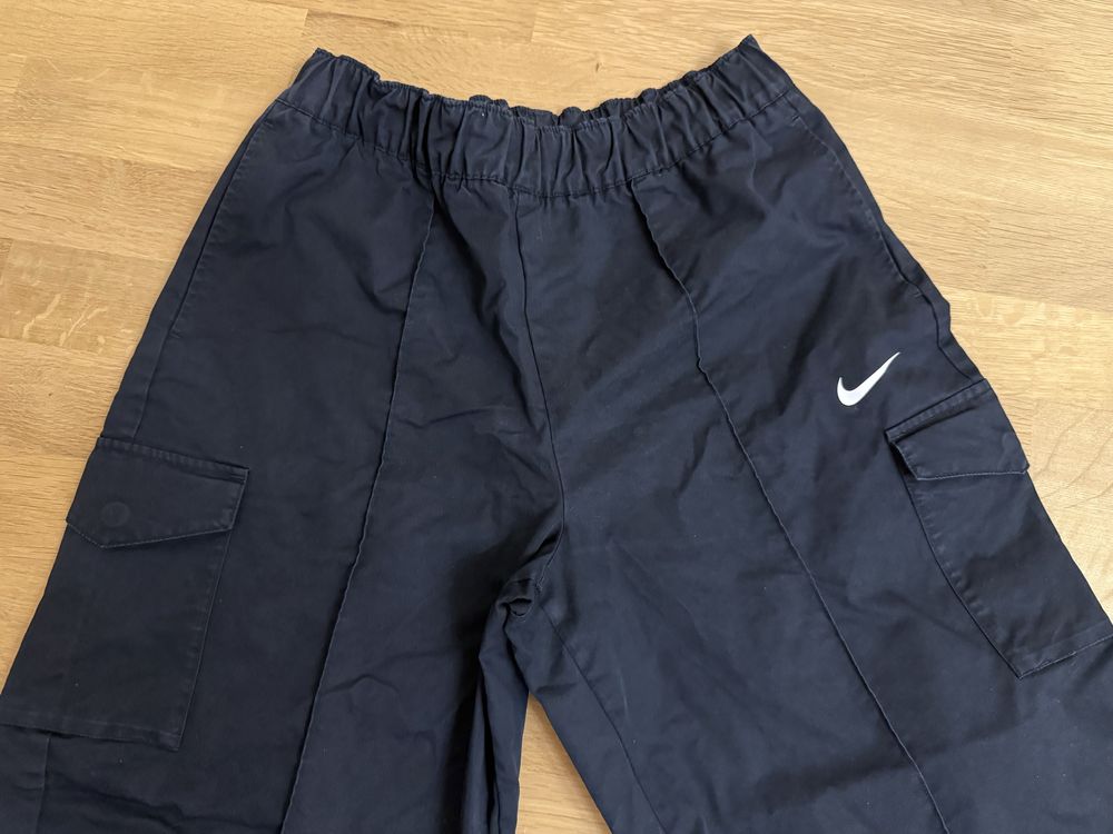 NIKE Долнищe Sportswear Essential