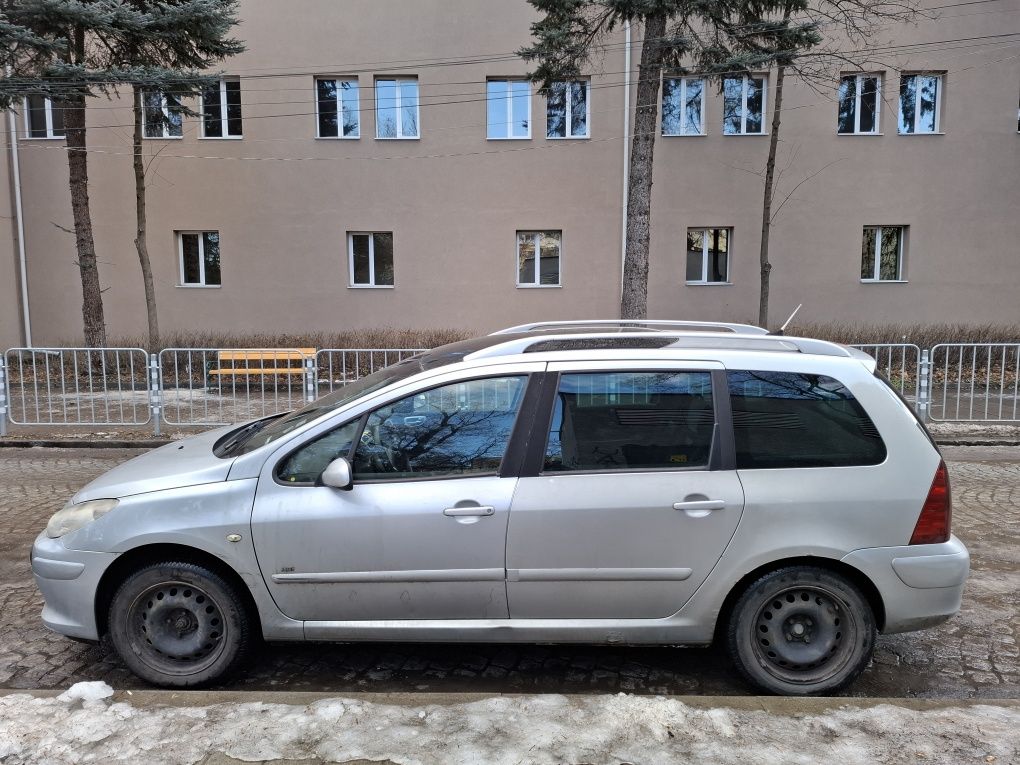 Продавам Пежо 307sw