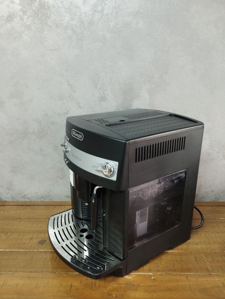 Expresor espressor aparat de cafea DeLonghi Magnifica