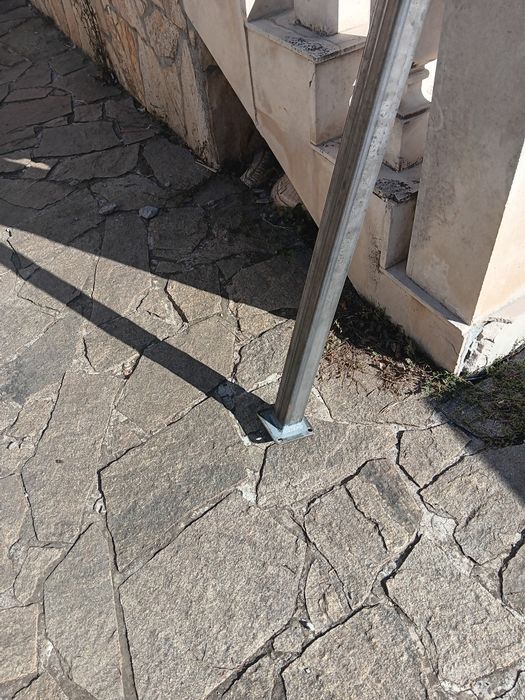 Колове за ограда с планка