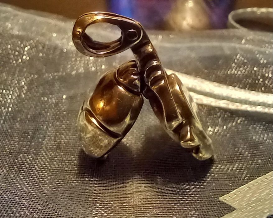 Сребърен мадальон скарабей