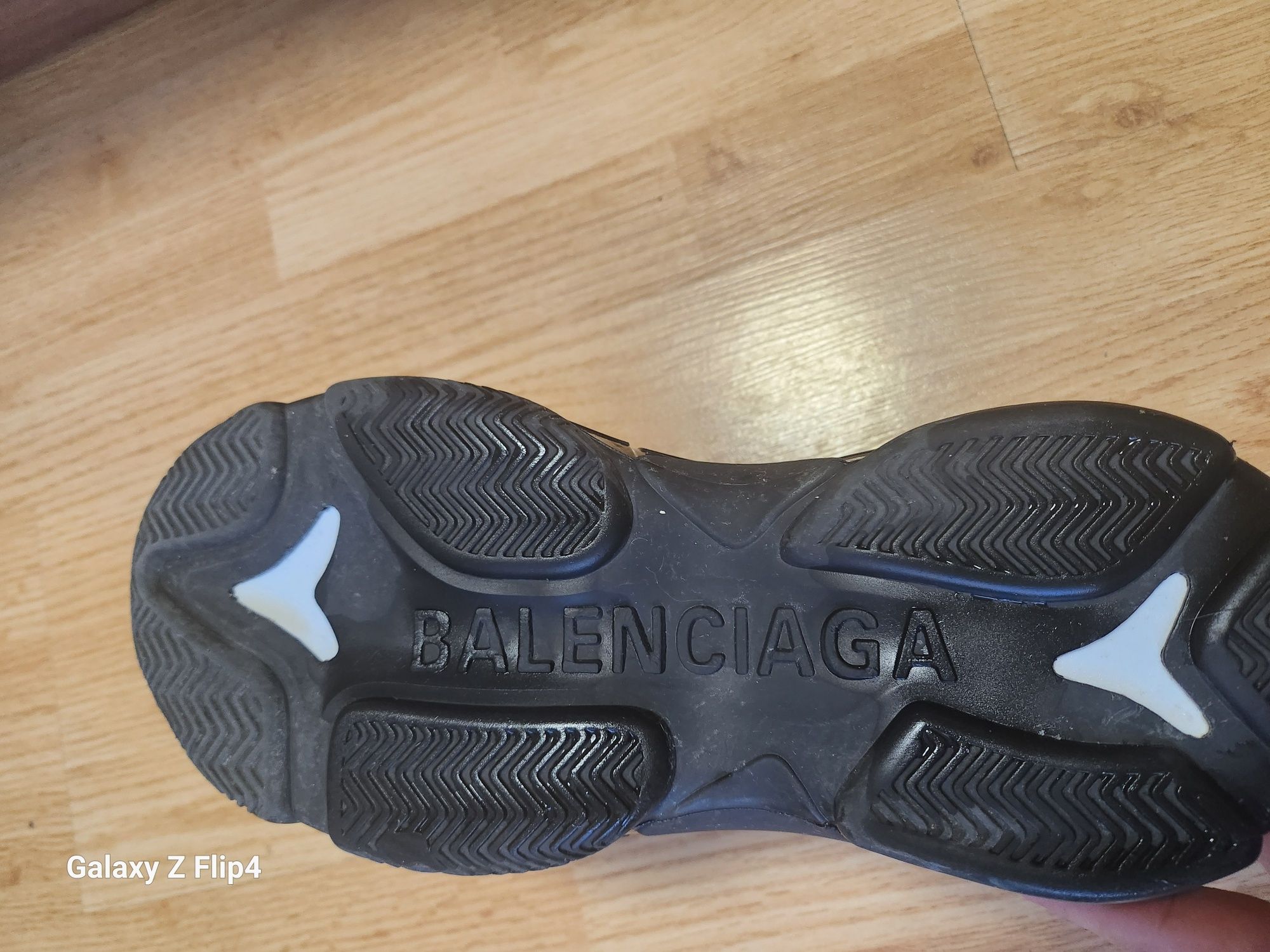 Balenciaga track