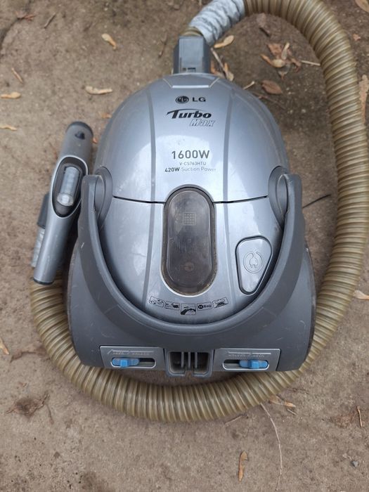 Продам  пылесос LG