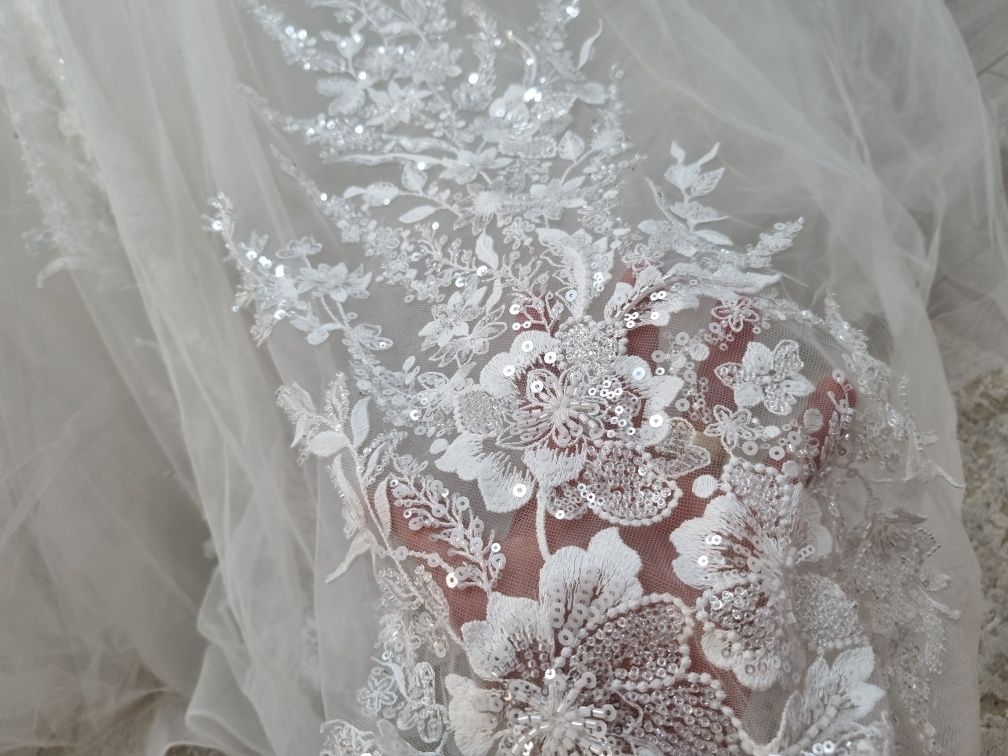 Rochie mireasa tip printesa facut pe comada la Mihaela Tuță