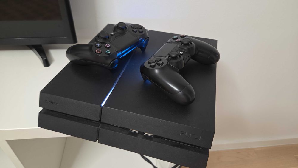 Play Station PS4 cu 12 jocuri