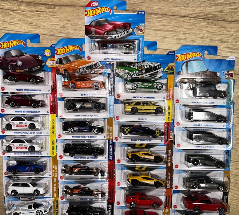 Hot Wheels Treasure Hunt Audi, Ferrari, Porsche, Skyline, Bugatti