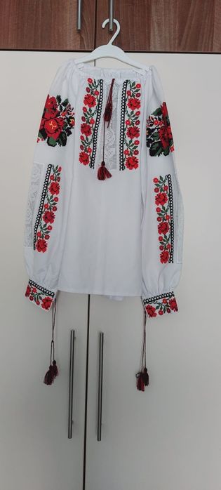 Vand ie pentru femei cusuta manual