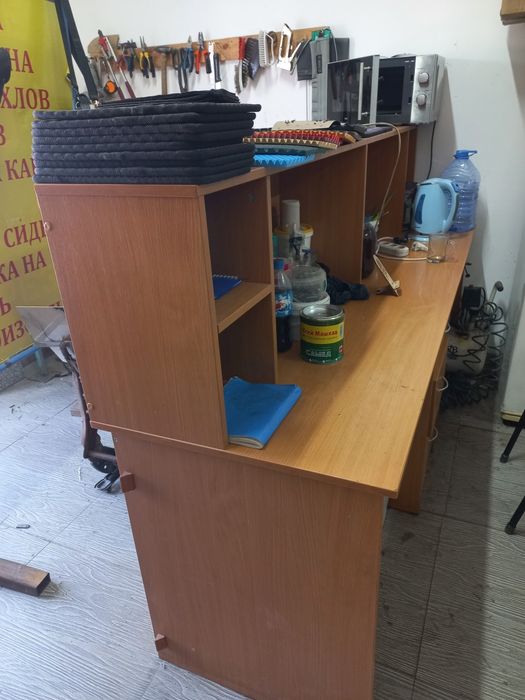 Ресепшн стол и шкаф