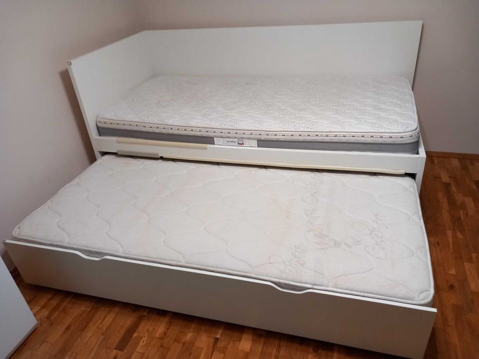 Двойно разтегателно легло с 2 матрака