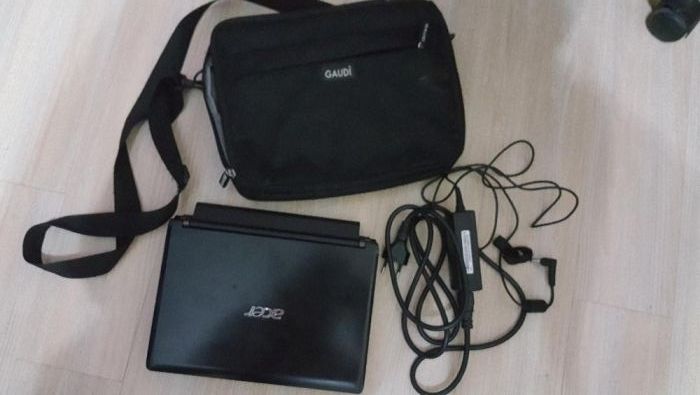 Vand Laptop Acer/ Schimb cu iPhone