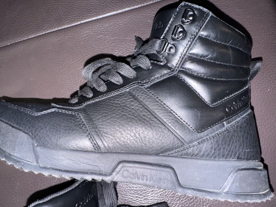 Calvin Clein-високи спортни обувки