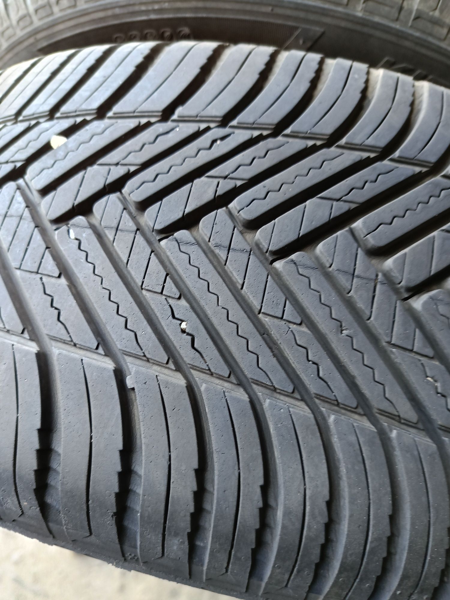 Всесезонни гуми -2021г-17цола-225/50-1бр.-85лв."HANKOOK"