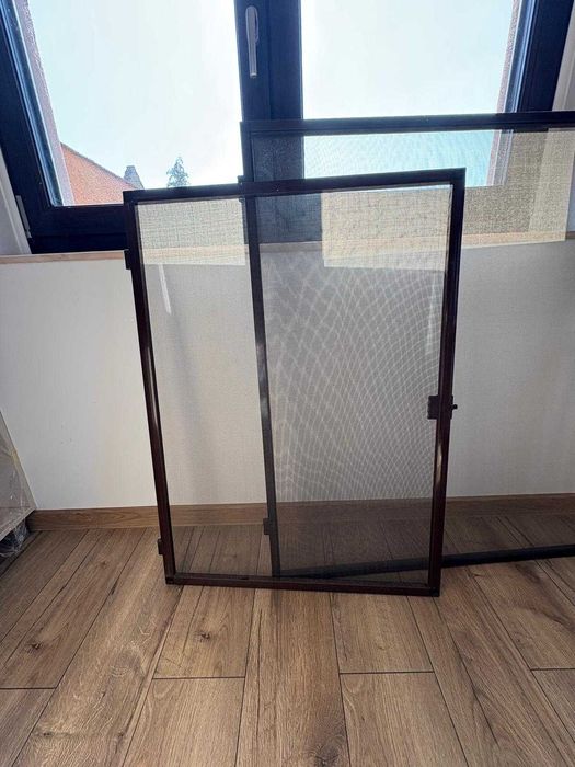 Plase insecte tâmplărie termopan maro
