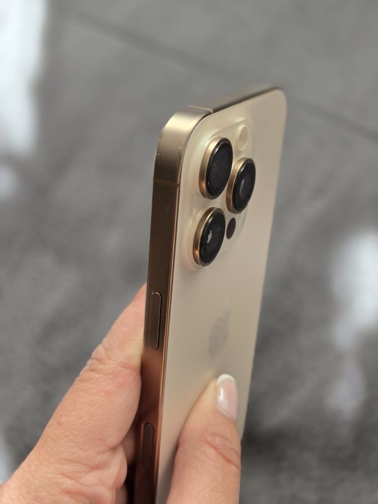 Продавам iPhone 16 Pro 128GB Gold – Гаранционен, Отлично Състояние