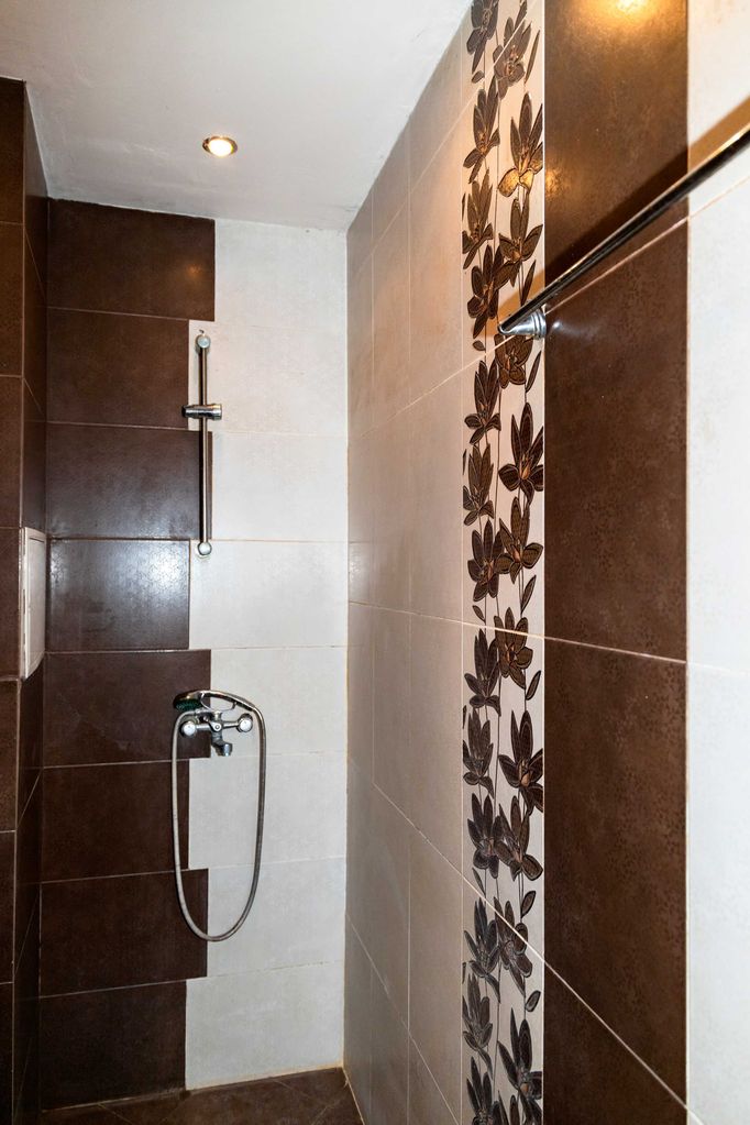 Продава се Тристаен апартамент в Бургас, Меден рудник - зона В - 85 кв.м за 1124 €/кв.м - Снимка #4