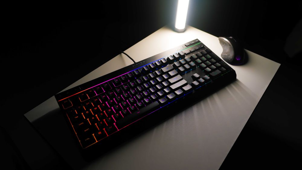 Laptop Gaming MSI Leopard, GTX 1660 TI, i7-9750H + Tastatură & Mouse