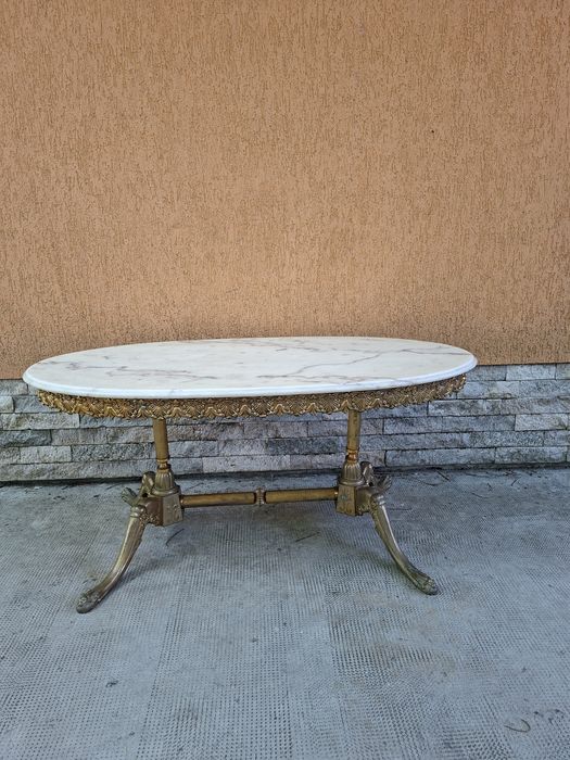 Măsuță din bronz, blat din marmură