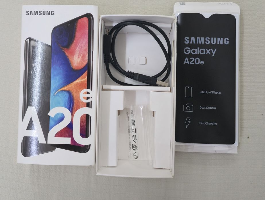 Samsung    A20 E