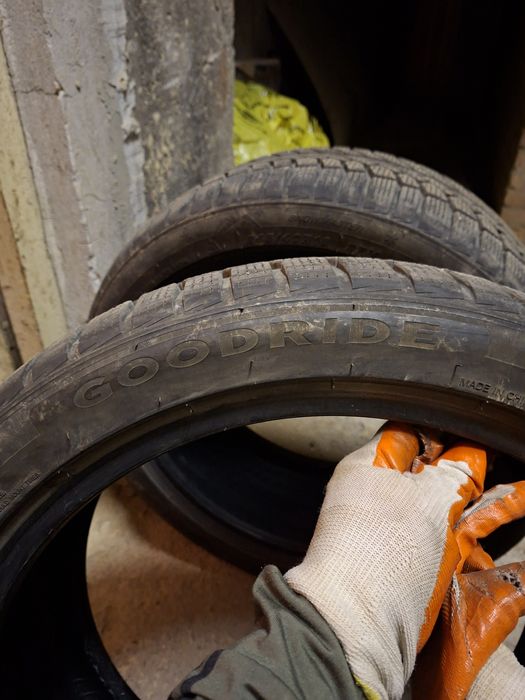 Зимни Гуми 245/40/18