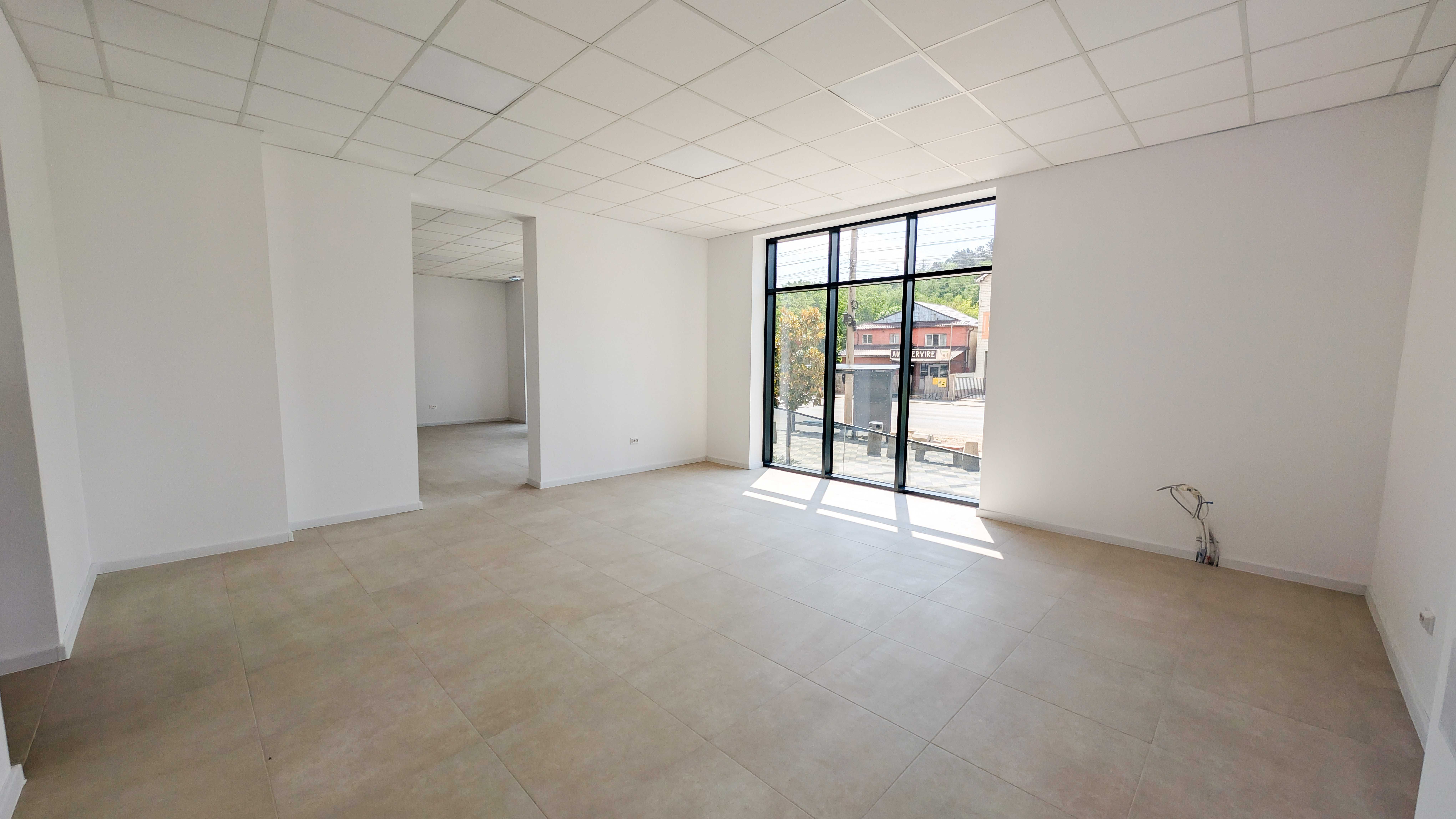 Spatiu comercial Poitiers Towers, 420 mp, la b-dul Poitiers nr. 2