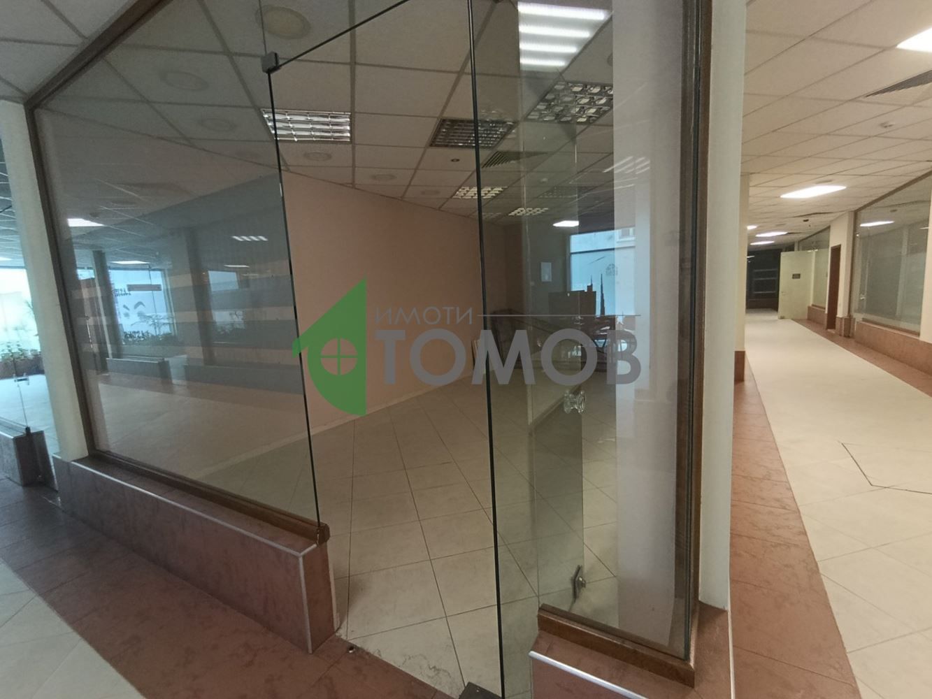 Офис за продажба в Център