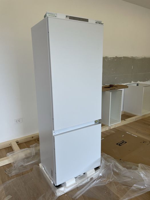 Combina frigorifica incorporabila Samsung 389 l