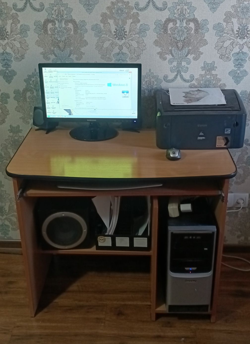 Продается компютер Pentium R Dual-Core CPU E5200 c компьютерным столом