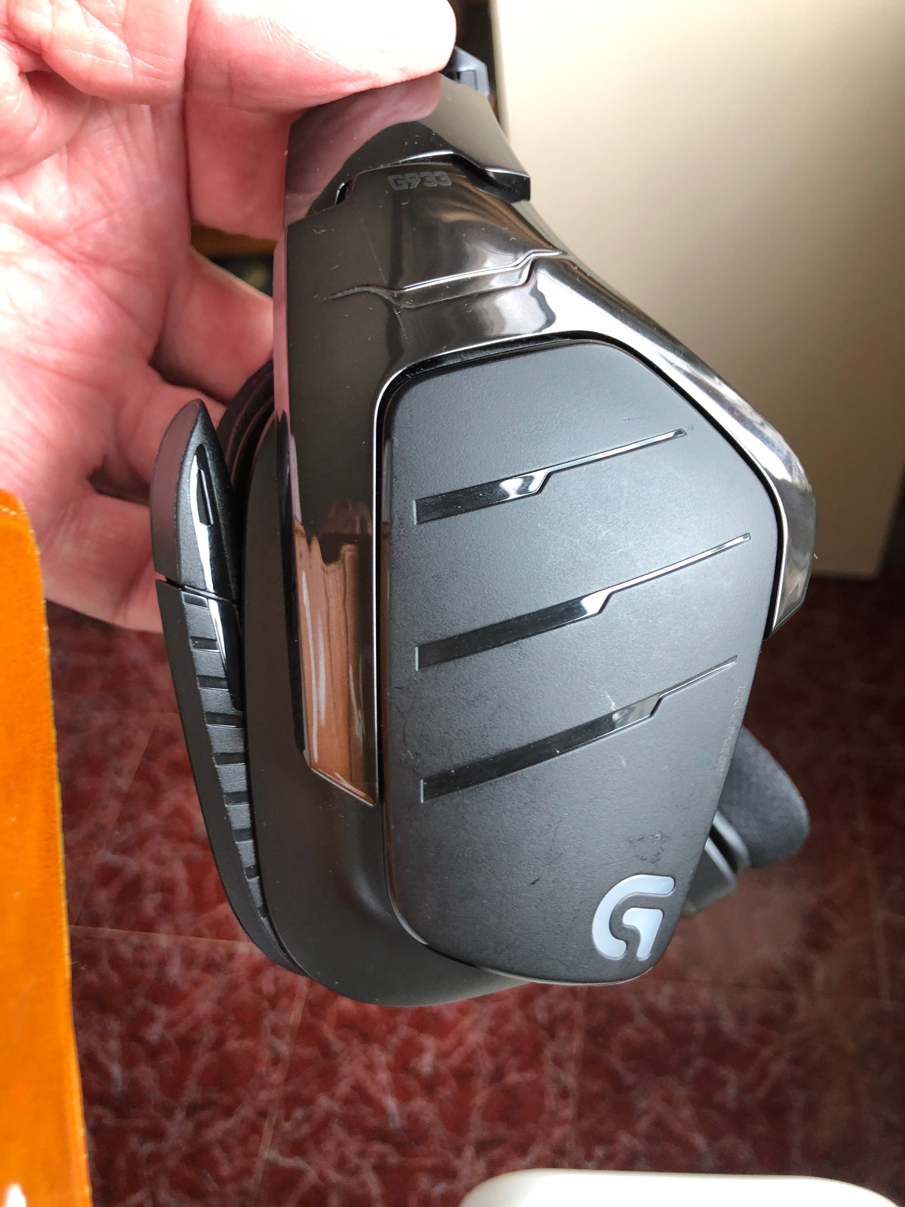 Logitech G935 headset as new