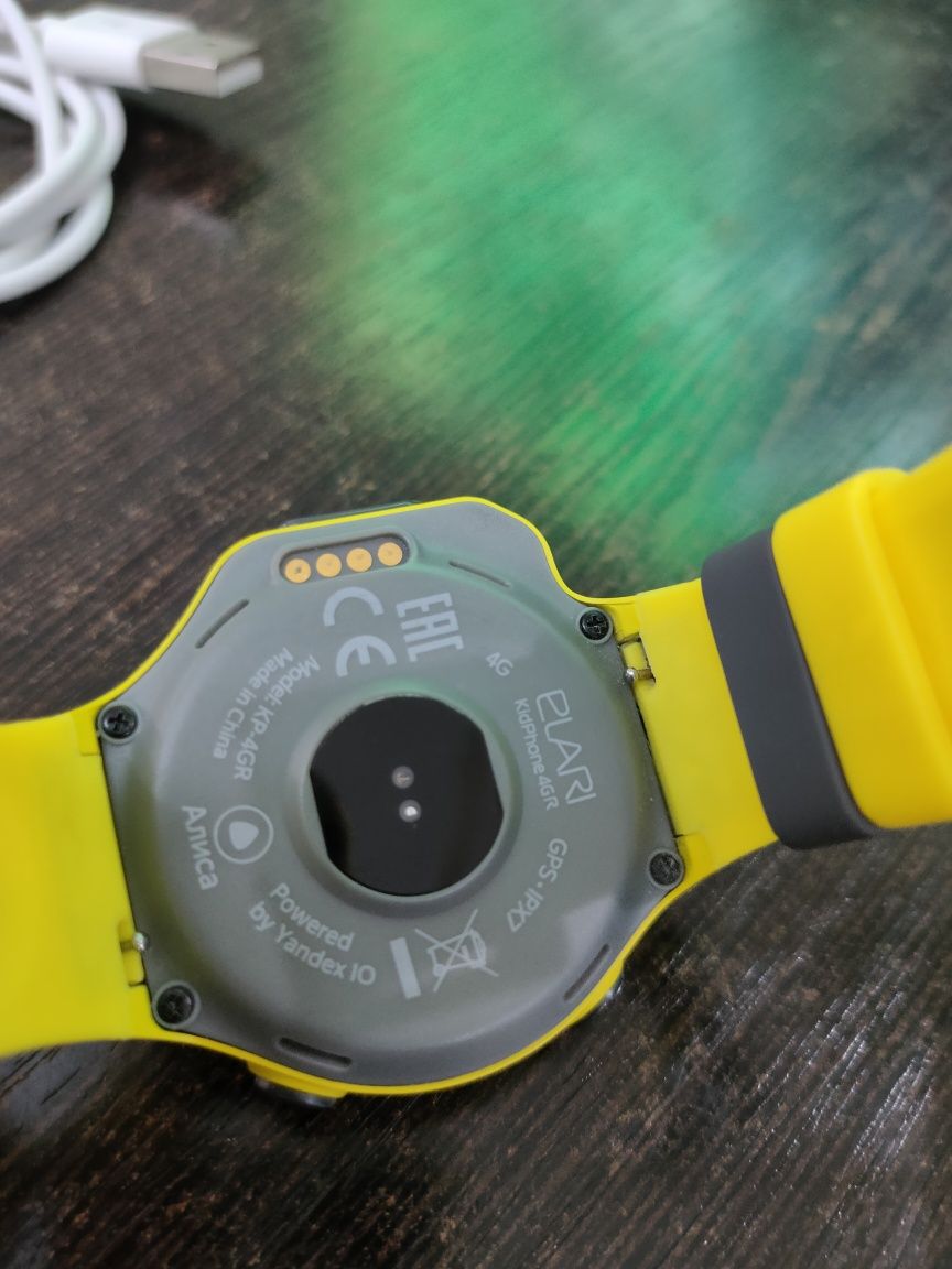 Смарт-часы Elari KidPhone 4GR желтый