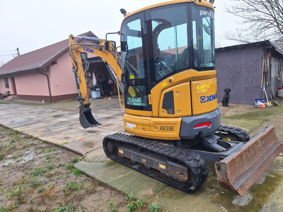 Miniexcavator xc35e