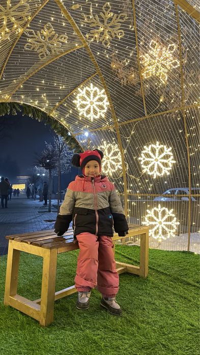 Зимний комбинезон для девочки