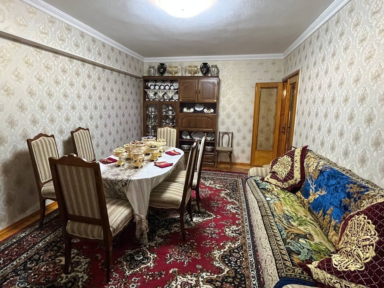 Продаётся 3х комнатная квартира 81 кв.м Юнусабад 6 Кирпичный дом