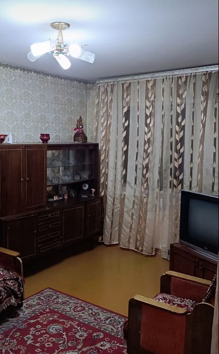 Продам 2 ком квартиру 3/5 р-он м.Северный.