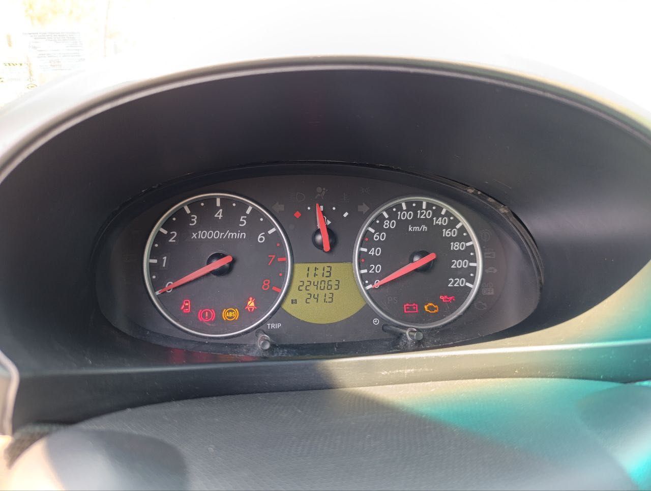 Nisan Micra с ударена предница но в движение! 1000 лв.