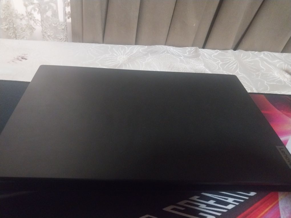 Notebook Sotiladi ozimiki Yangidek