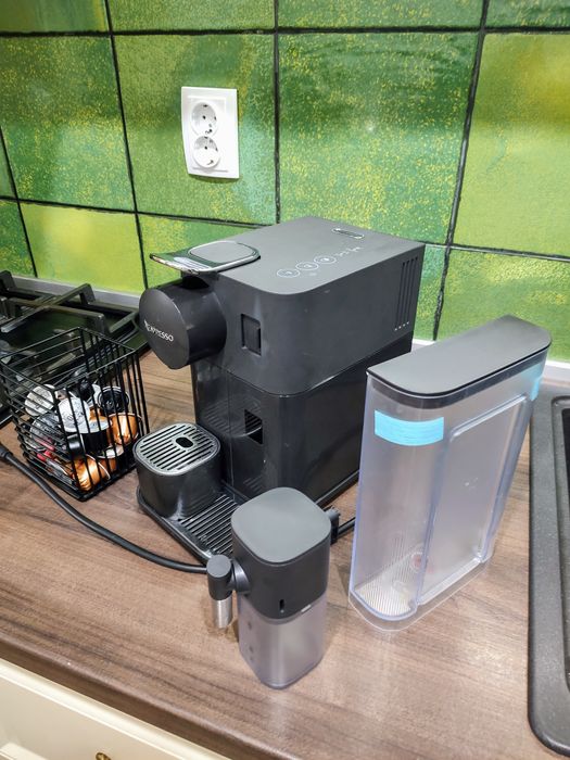Espressor capsule Nespresso DeLonghi Latissima