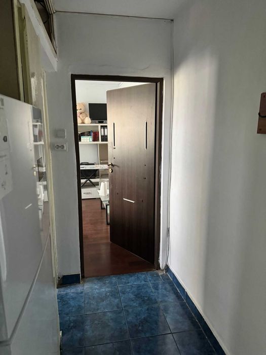 Vând apartament mobilat de  2 camere – Zona Banat