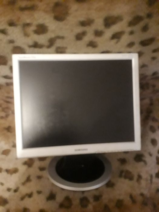 Монитор 15 дюймов возможен обмен на неисправный