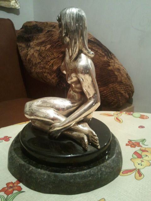 Statueta nud 27 cm - are marcaj