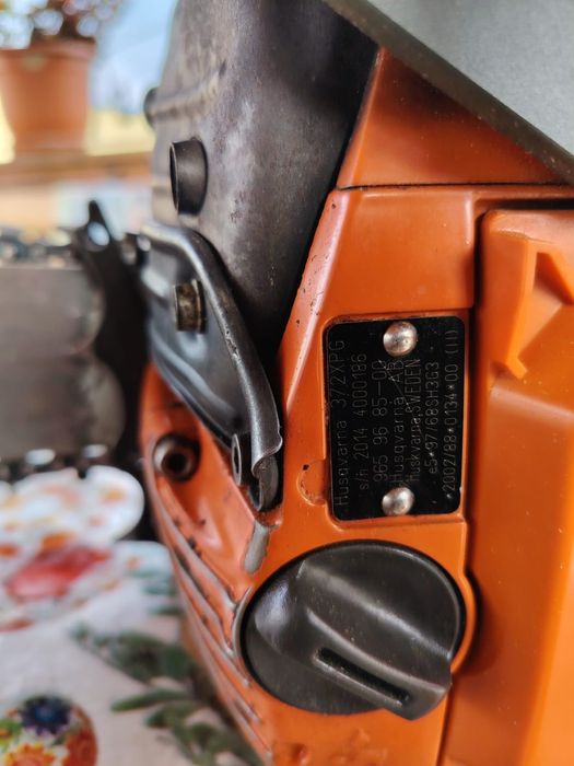 Vând drujbă Husqvarna